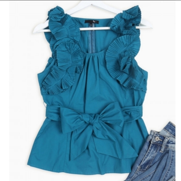 Pleated Sleevless Top - Picture 5 of 6